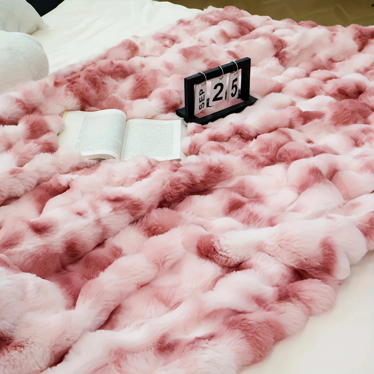 [Cozy|Faux Rabbit] Soft, Warm, 1pc Cozy Faux Rabbit Fleece Blanket- Bedroom, Guest Room, Living Room